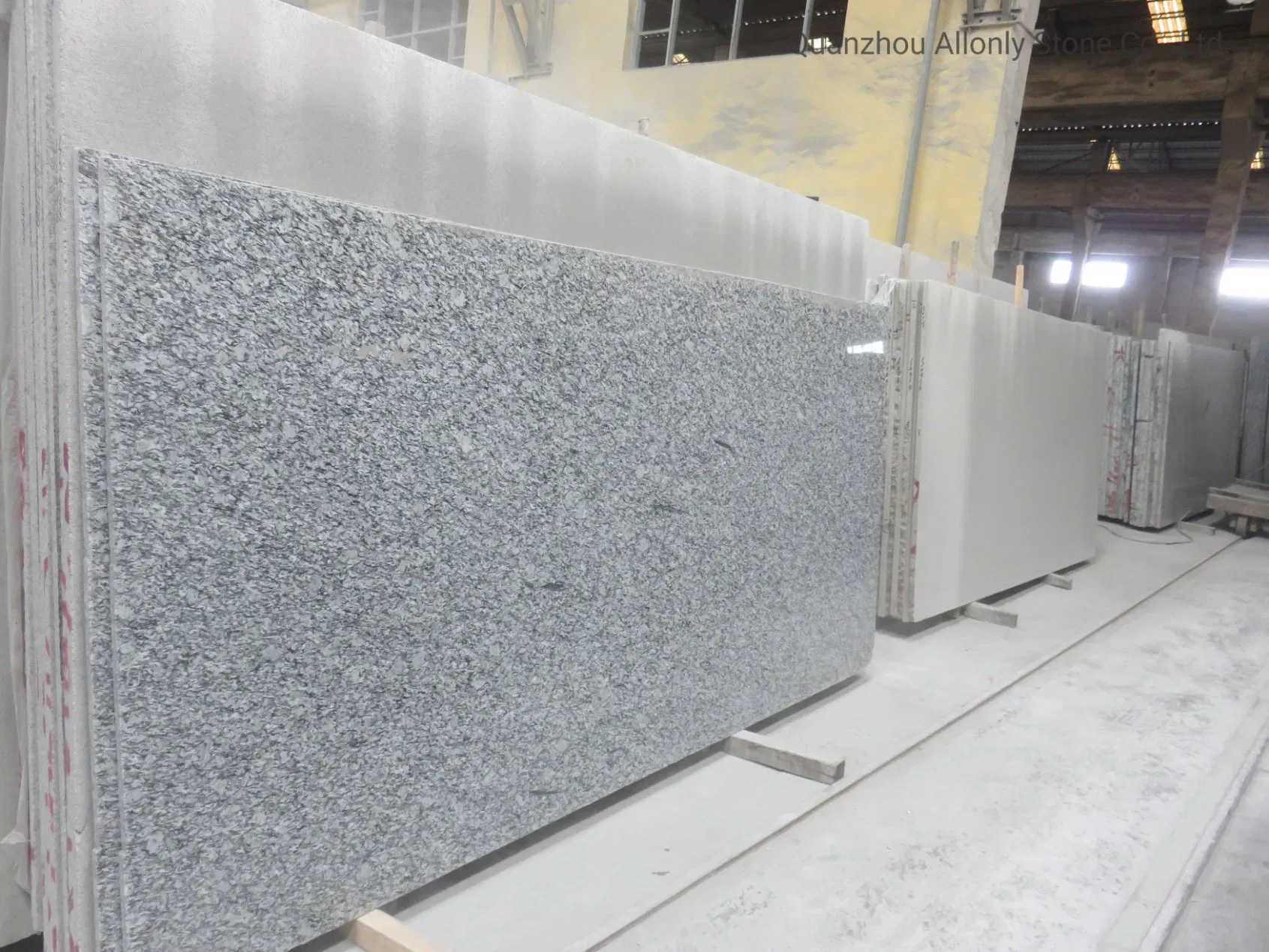 Natural Tiger White Granite Slab Backsplash for Kitchen