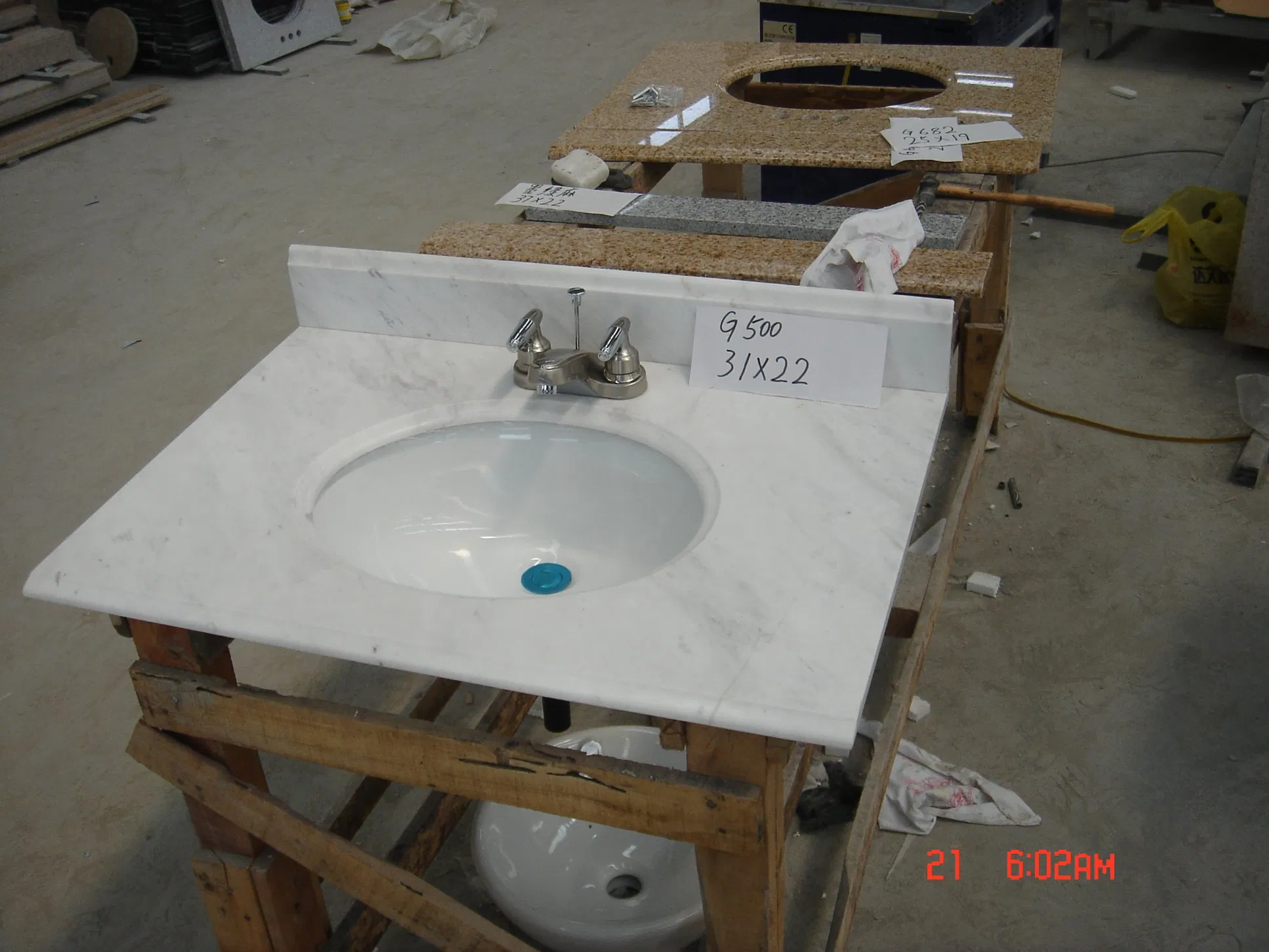 Classic Design Natural Carrara White Marble Countertop with Basin Chinese Supplier