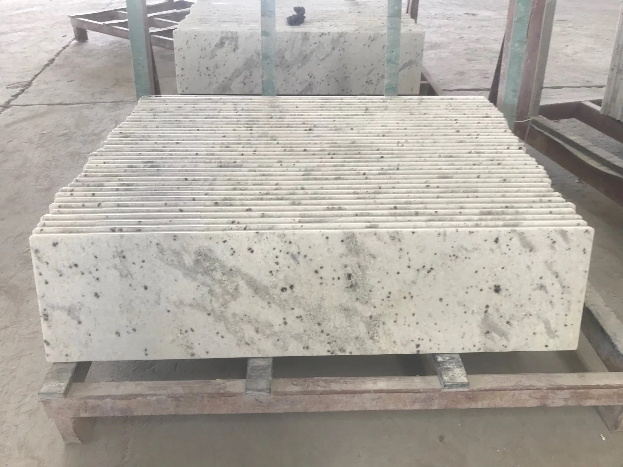 White Granite Slab Kitchen/Bathroom Worktop/Island/Countertop/Flooring/Wall Tile Supplier