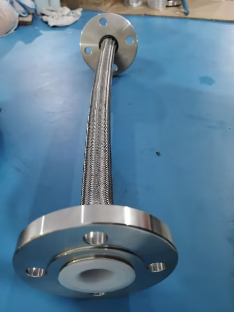Best-Selling Flexible High-Temp Stainless Steel PTFE Pipe for Industrial Use