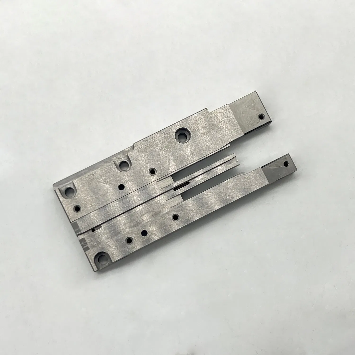 OEM Custom Service Prototype/Spare/Metal/Plastic/Stainless Steel/Aluminum Part,Customized Precision CNC Machining Parts for Auto/Motorcycle/Machinery/Industrial