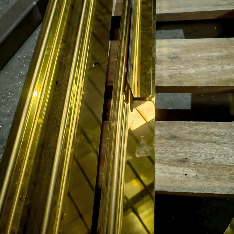 Exploring The Applications of Corrosion-Resistant Stainless Steel Decor Borders.