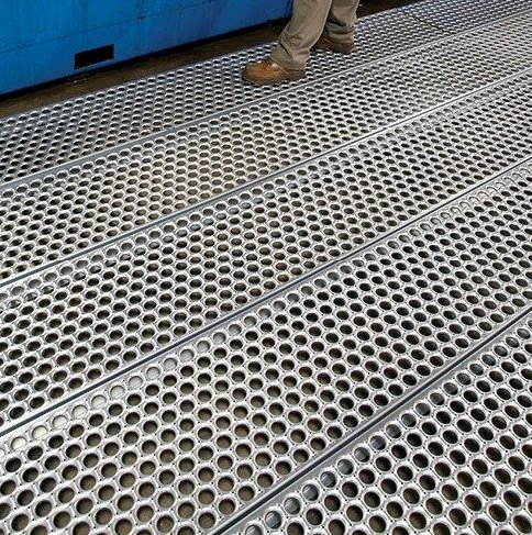 SUS304 Round Hole Decorative Stainless Steel Perforated Plate Is Used for Wall Applications
