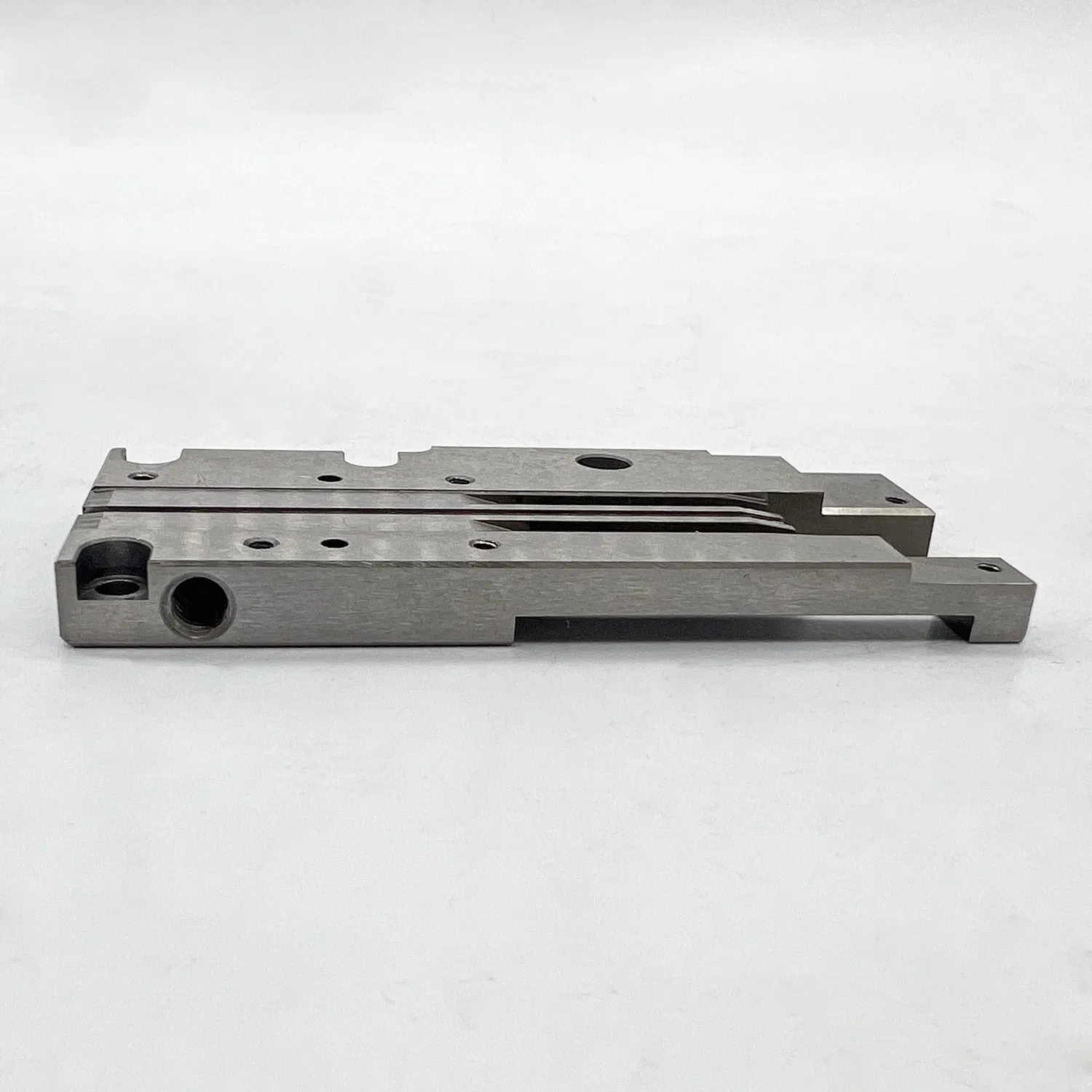 OEM Custom Service Prototype/Spare/Metal/Plastic/Stainless Steel/Aluminum Part,Customized Precision CNC Machining Parts for Auto/Motorcycle/Machinery/Industrial