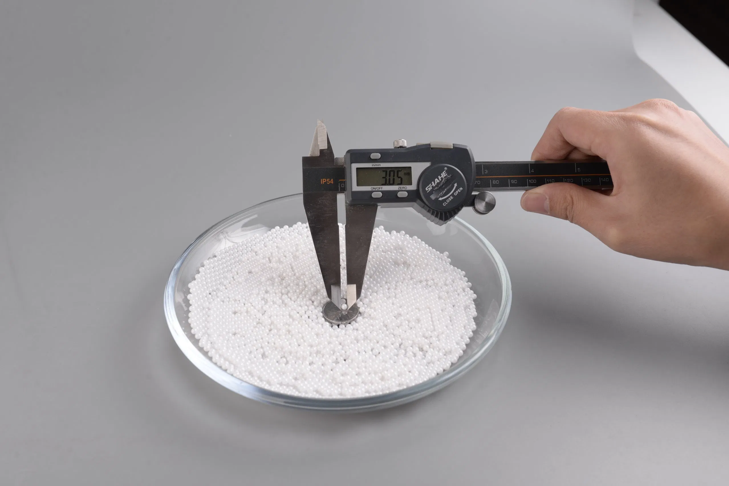 Application of Yttrium Stabilized Zirconia Beads with High Temperature Resistance and Stability