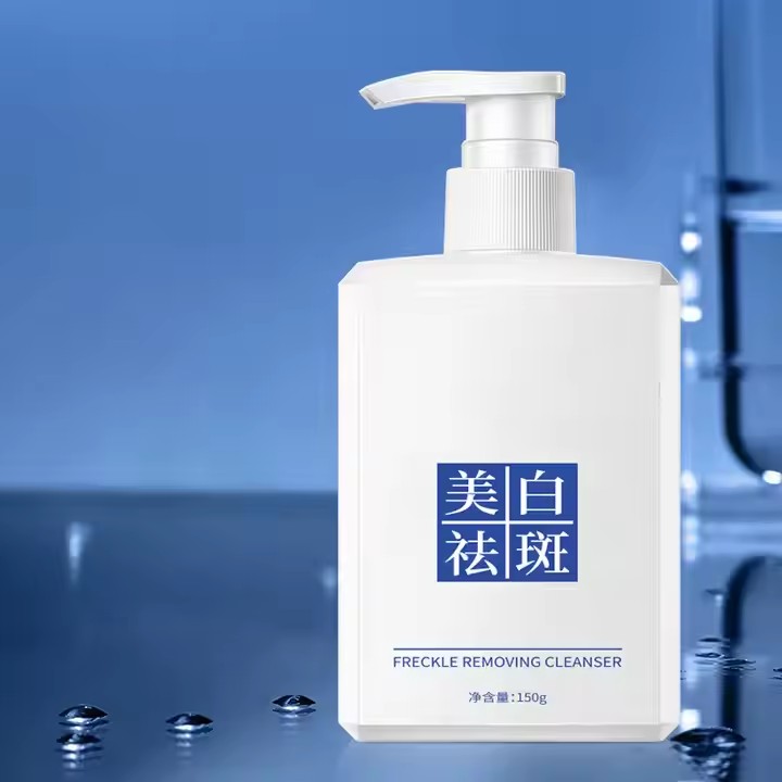 Facial Cleanser Texture and Application