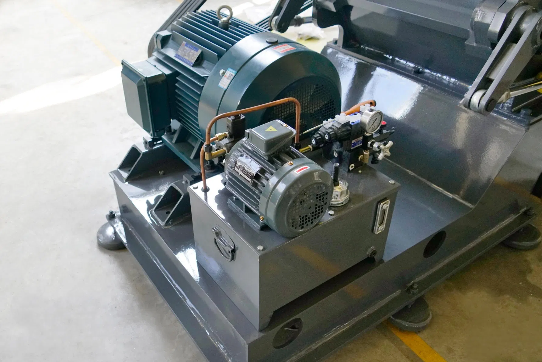 Industrial Plastic Recycling Machine &amp; Heavy-Duty Recycling Wood Tire Plastic Crusher for Paper Metal