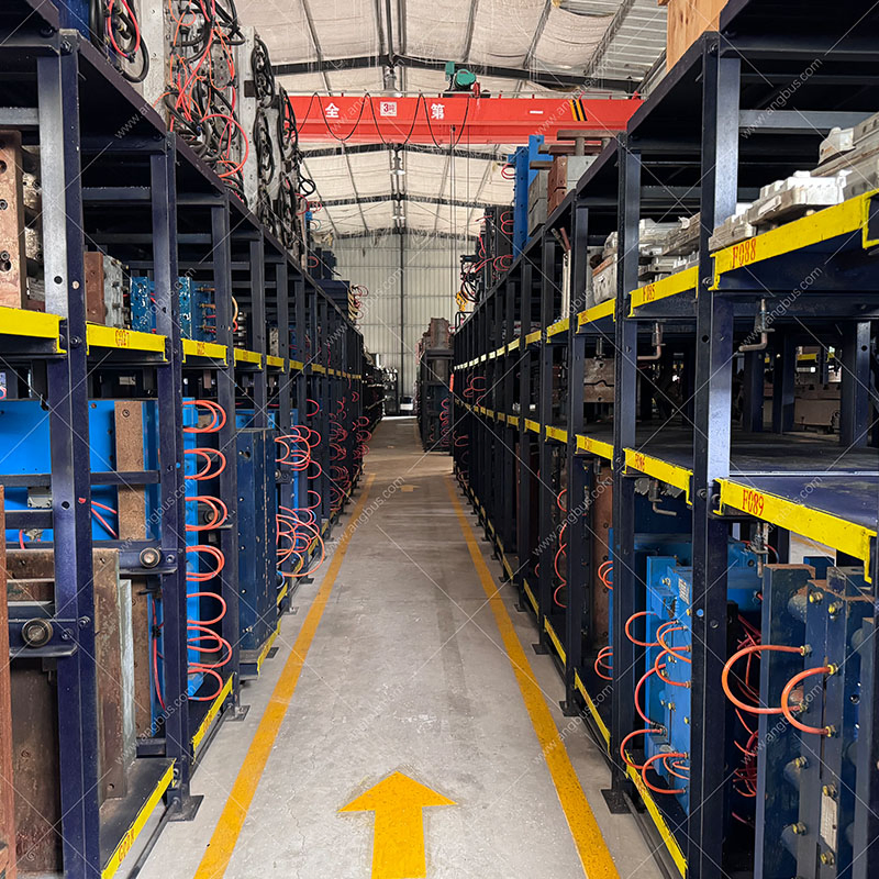 Large-Scale Industrial Blow Molding Machines Plastic Blow Molding Manufacturing