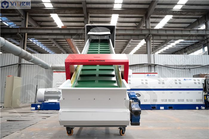 High Technology Waste Plastic PE Pipes Films Pet Bottles Recycling Pelletizing Machine with Factory Price