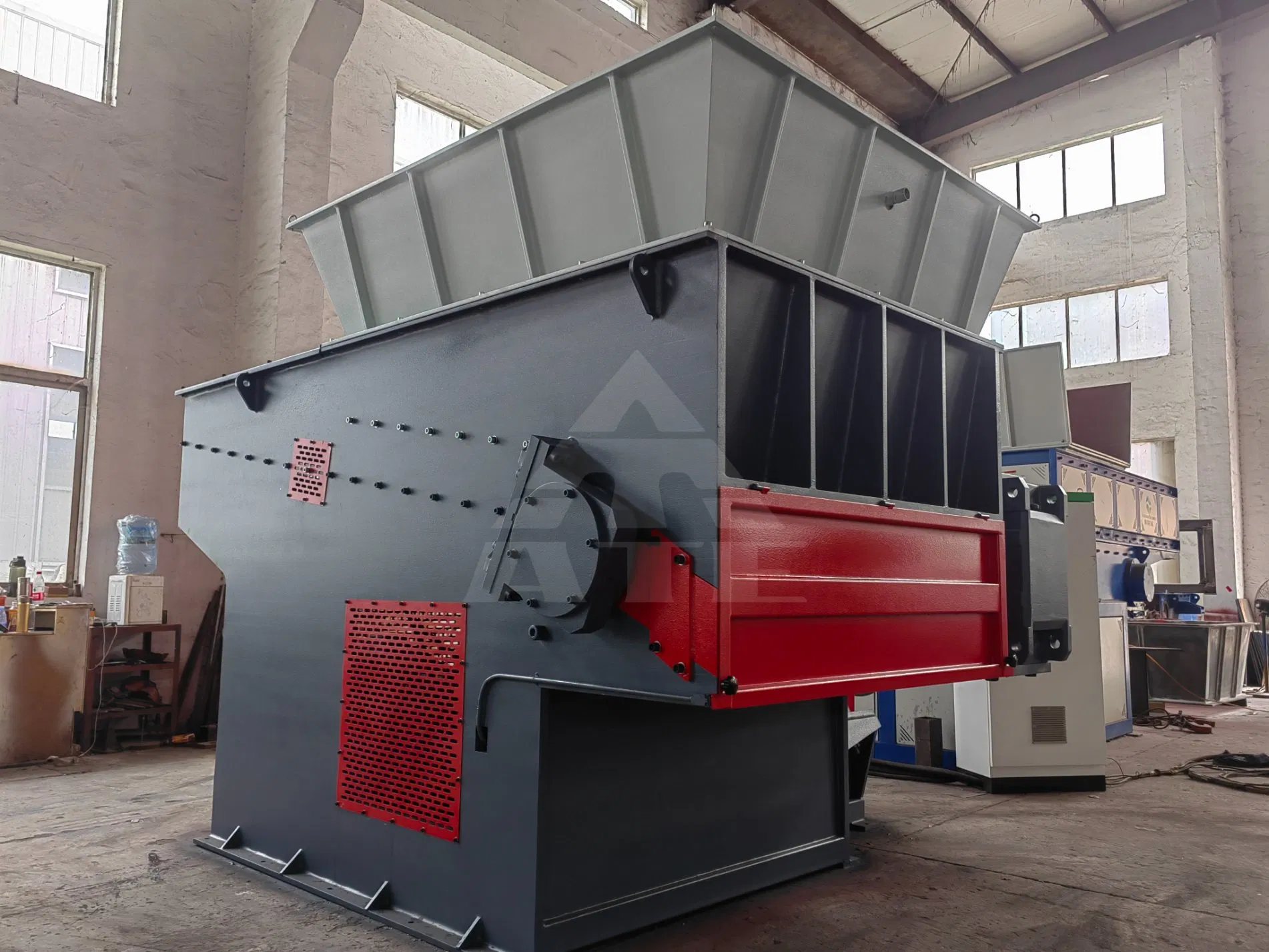 Mini Clothing Shredding Machine Plastic Single Shaft Shredder Line