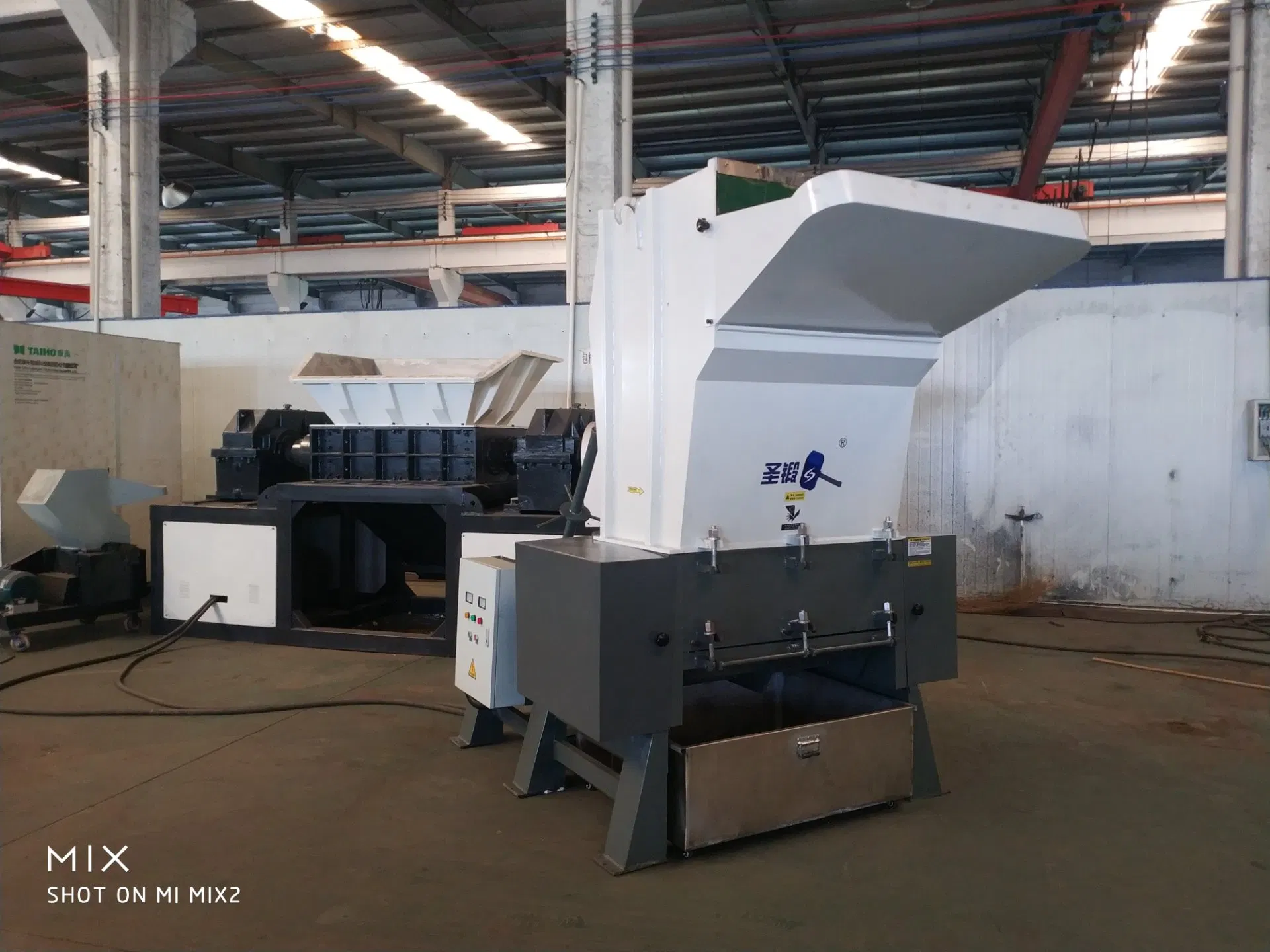 PVC Pipe Pet Bottles Hard Waste Plastic Recycling Crusher Machine