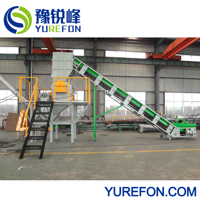 Powerful Plastic Recycling Machine PE Road Barrier Block Barricade Grinder