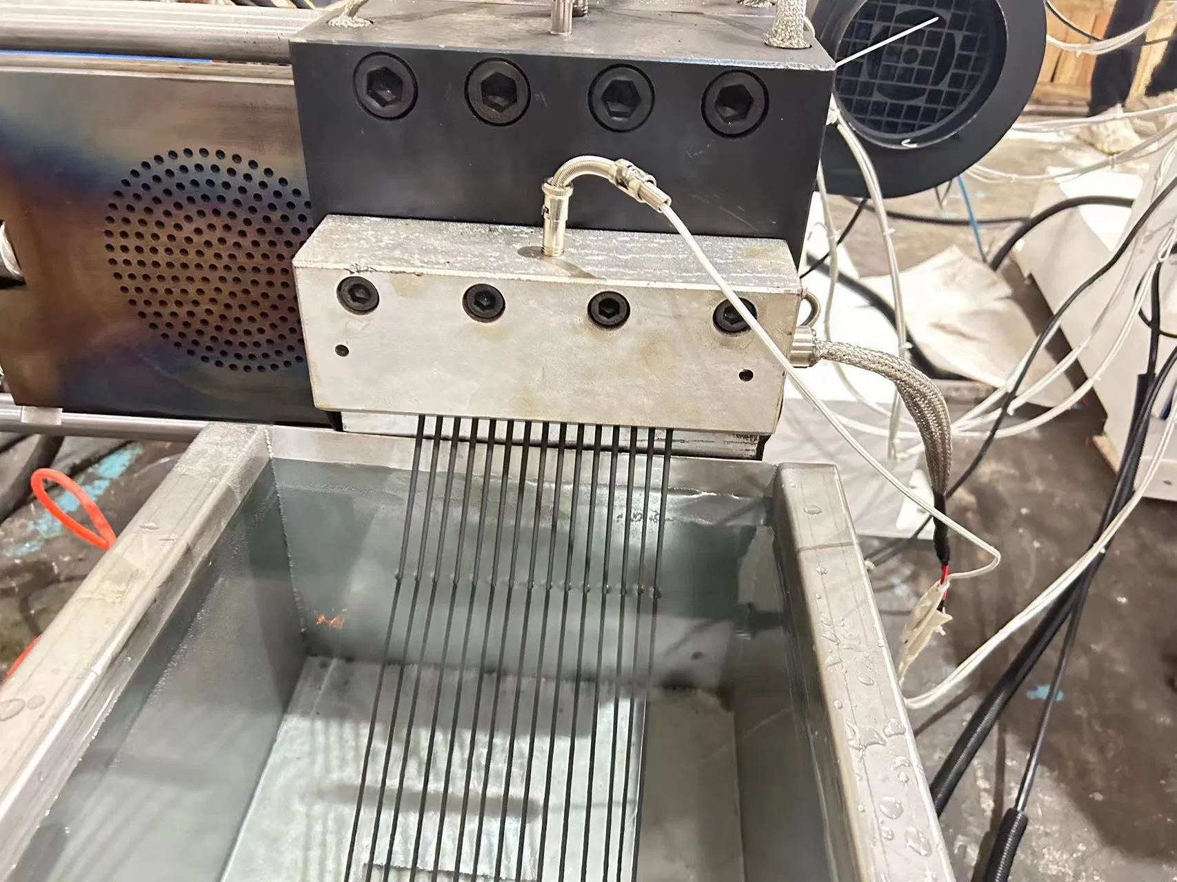 Plastic Recycling Pelletizing Machine Rigid PP PE ABS Granulating Line/Plastic Granulator Machine