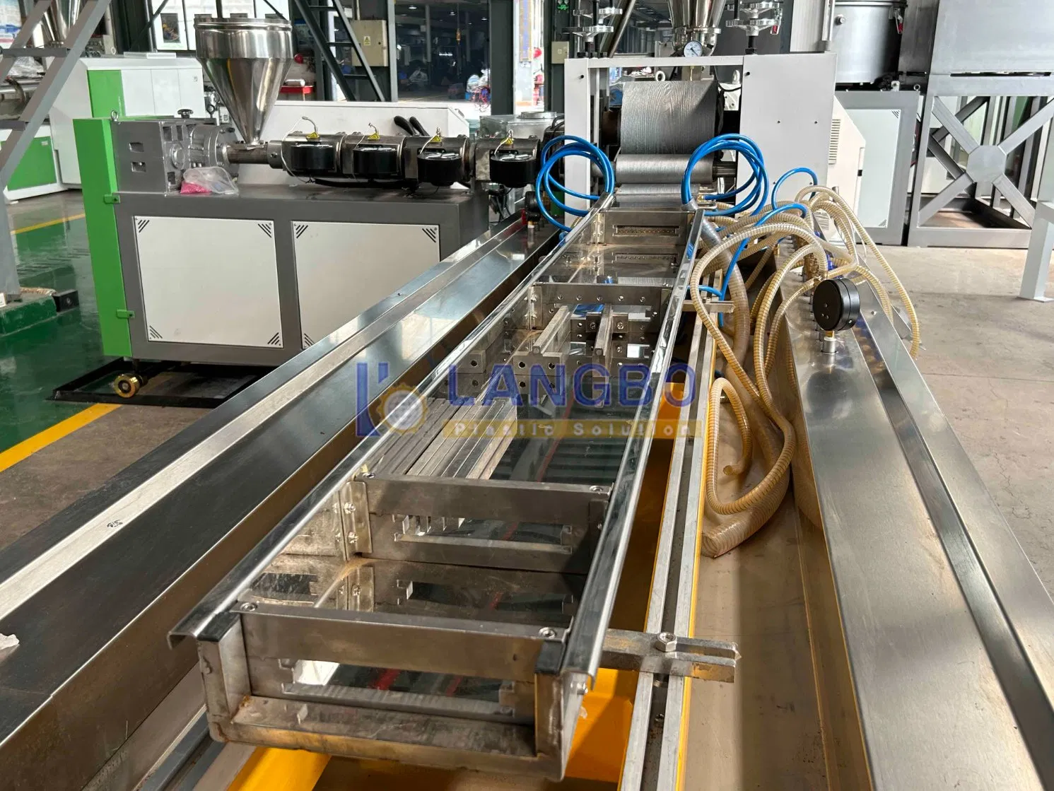 WPC PP PE PVC Wood Plastic Profile/Wall Panel/Floor Extruding Extruder