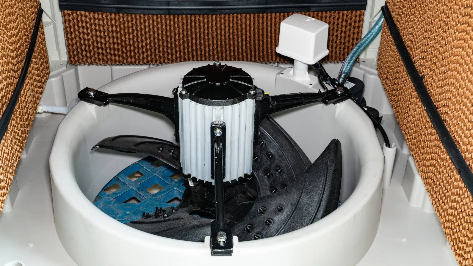 High-Efficiency Industrial Air Cooling System with Smart Features