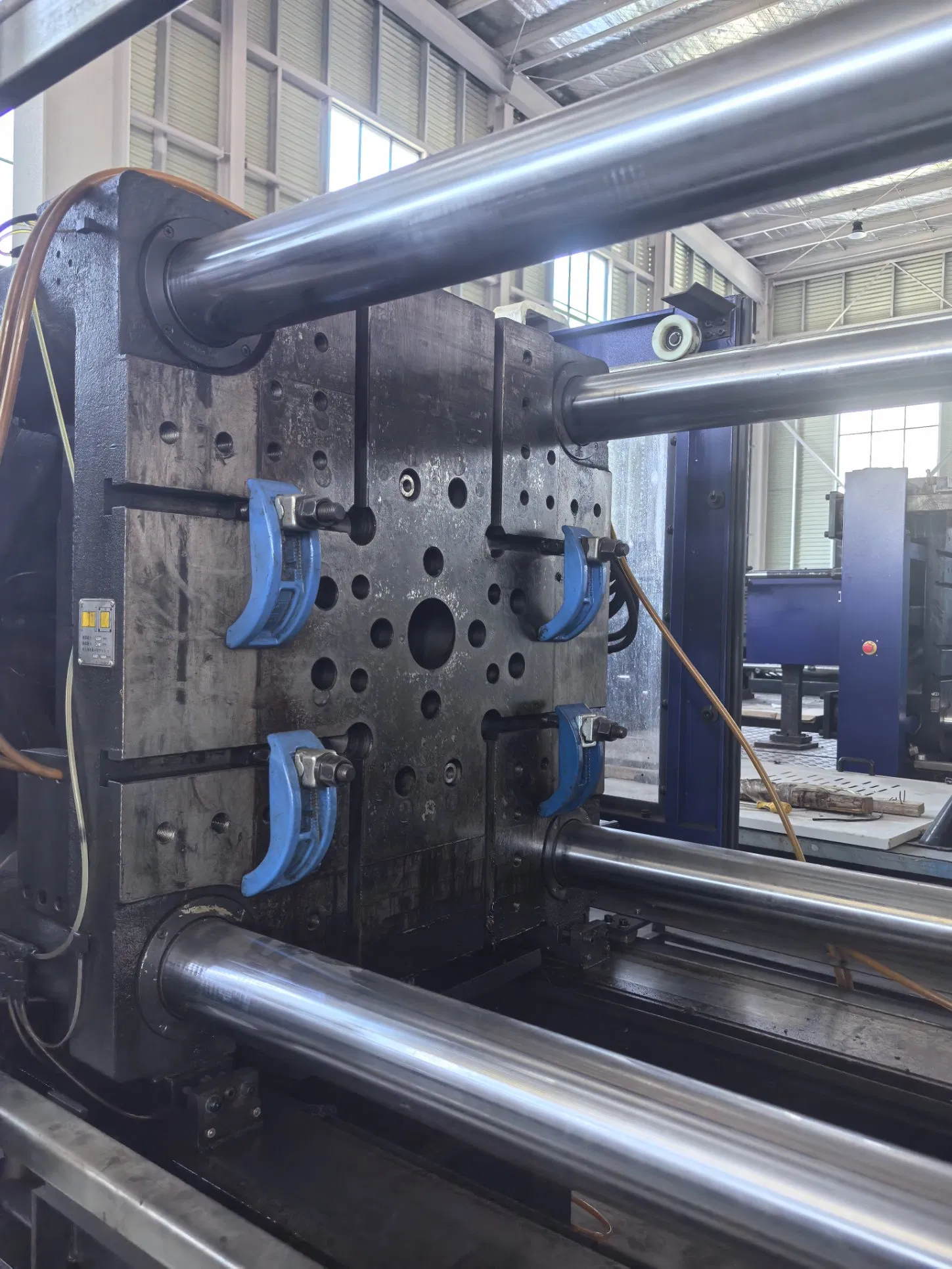 Reasonable Price Used Plastic Injection Molding Machine Haitian 280ton for Small Plastic Products Making