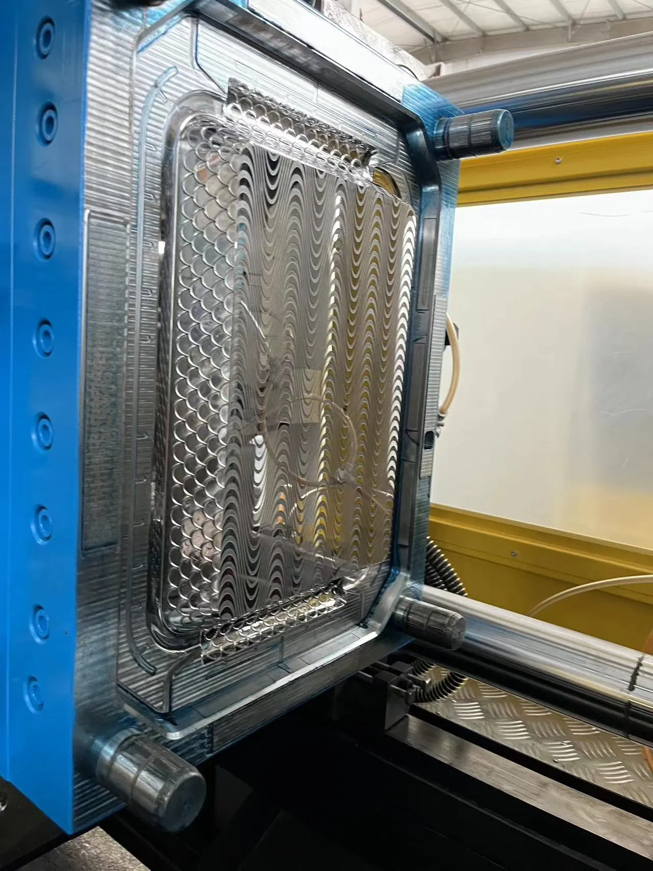 Durable Injection Molding Machine for PP/PC/ABS Plastic Plate Frisbees