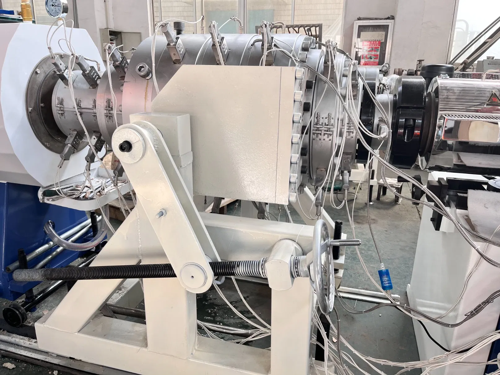 Plastic PVC UPVC CPVC HDPE PPR Pex Electric Conduit Drainage Water Gas Suppy Tube Pipe Extruder Extrusion Production Line Making Machine