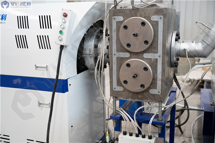 High Technology Waste Plastic PE Pipes Films Pet Bottles Recycling Pelletizing Machine with Factory Price