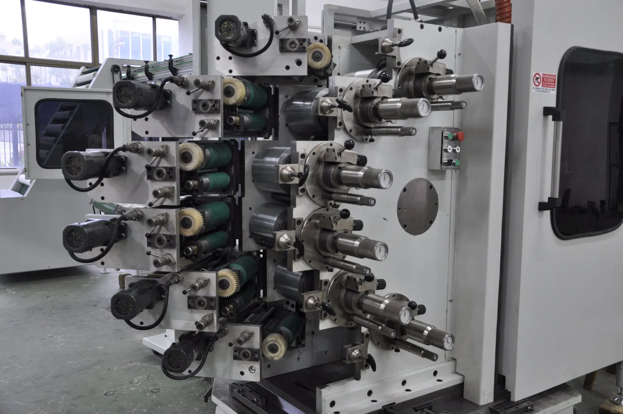 Offset Type Plastic Pet Cups Printing Machine with UV Drying