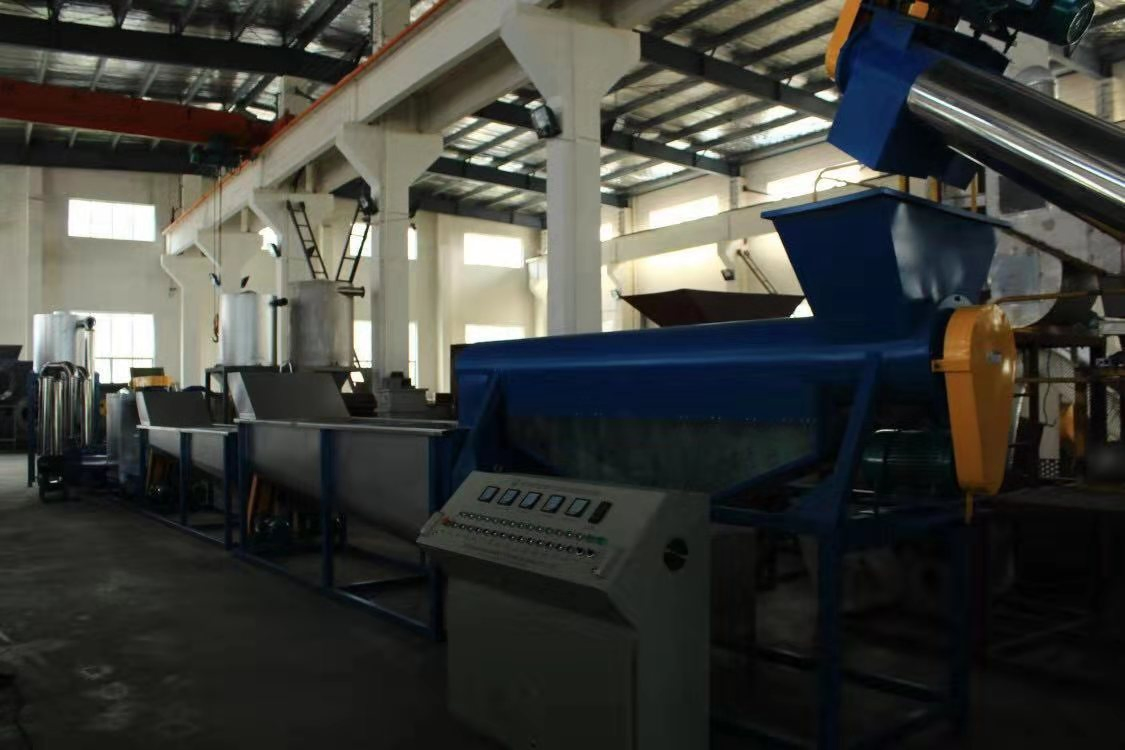 Pet/PE/PP/PVC Bottle Recycling Machine (crushing/washing/drying)