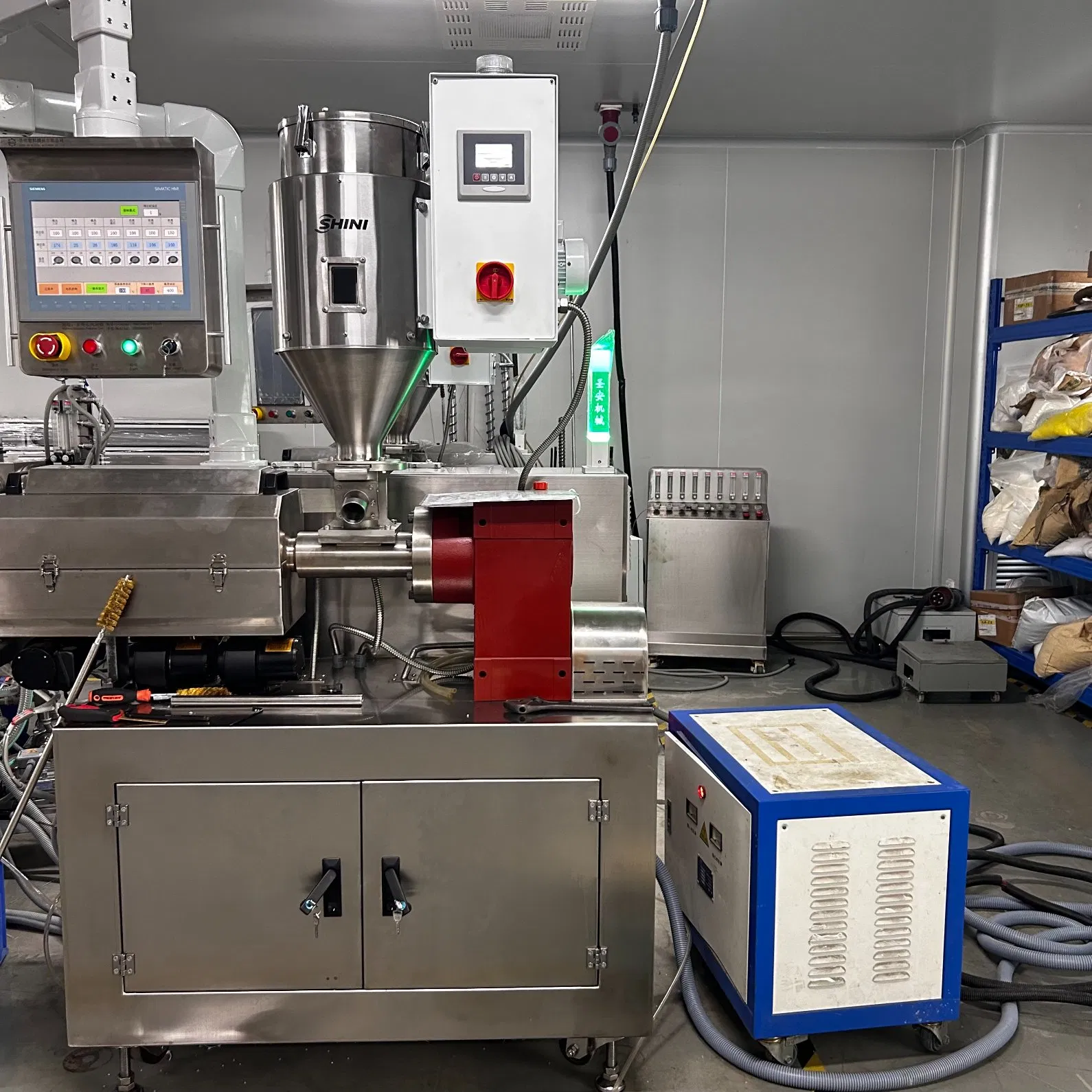 High Temperature Fluorine Plastics Precision Extrusion Machine in Model 20*25