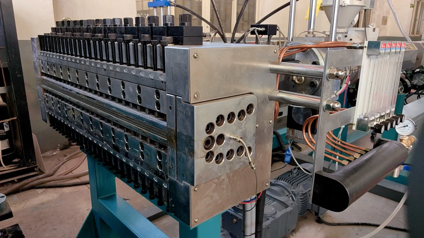 PP PC PE Rigid Hollow Sheet Making Machine Plastic Sheet Extruder