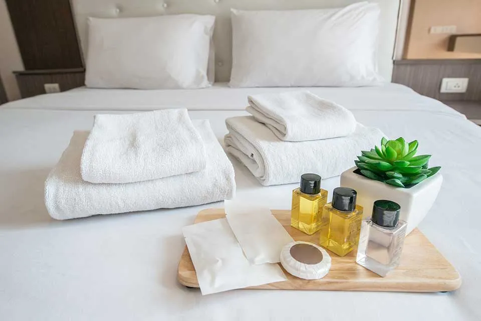 Hotel Wall Bracket Pump Bottle 300ml Shampoo and Body Wash Hand Wash for Hotel