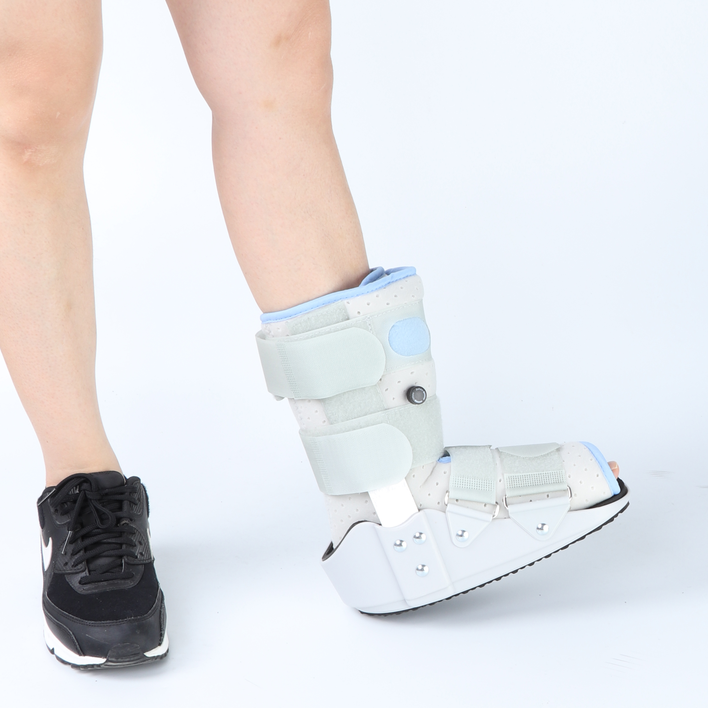 Medical-Grade Orthopedic Walking Boot and Safety Brace Set Post-Surgery Recovery Foot Care Fracture Support for Rehabilitation