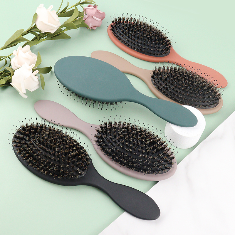 Hairbrush detail 3