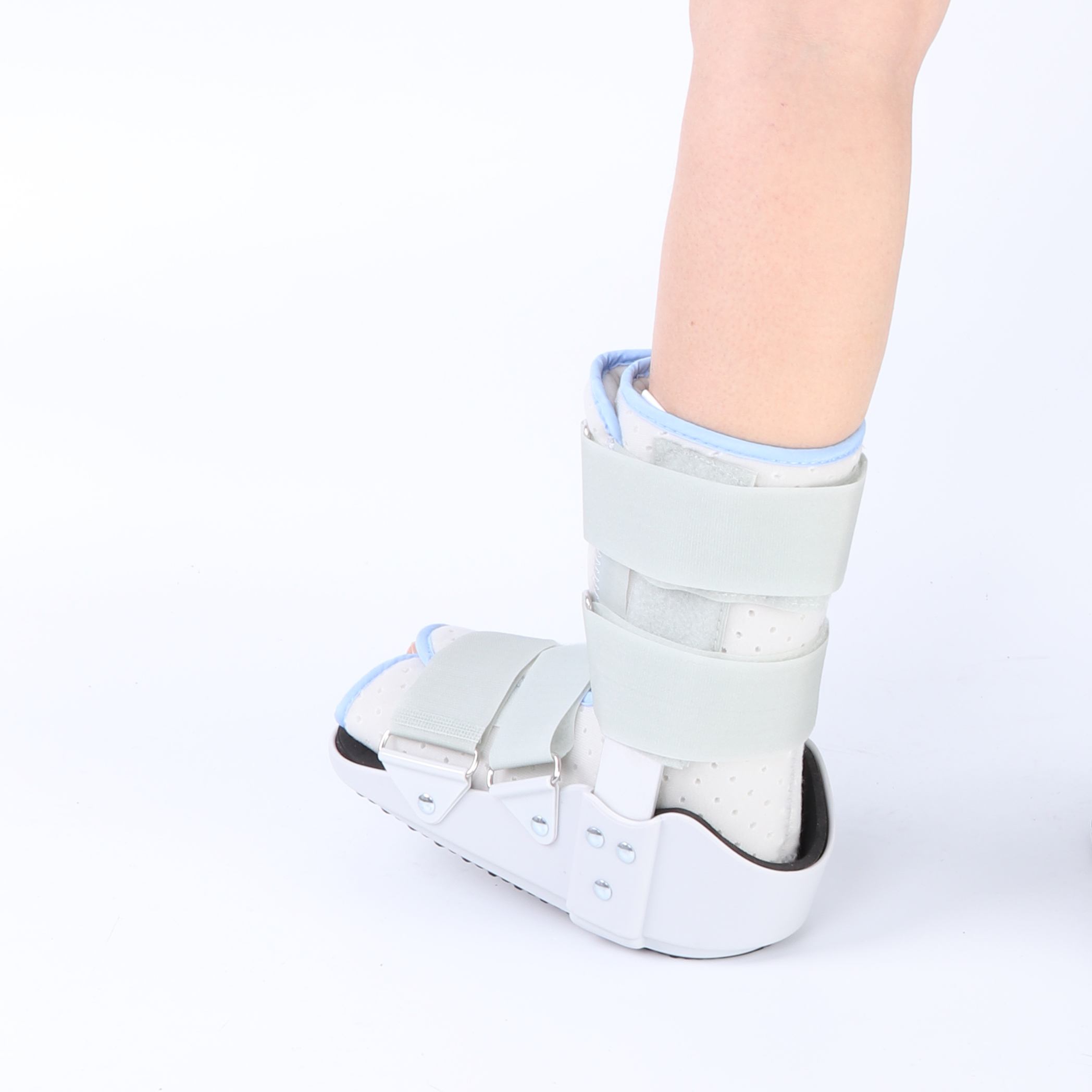 Medical-Grade Orthopedic Walking Boot and Safety Brace Set Post-Surgery Recovery Foot Care Fracture Support for Rehabilitation