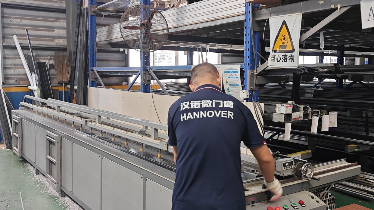 Heavy Duty Heavy Profile Sawing Operation Cutting Stage 2