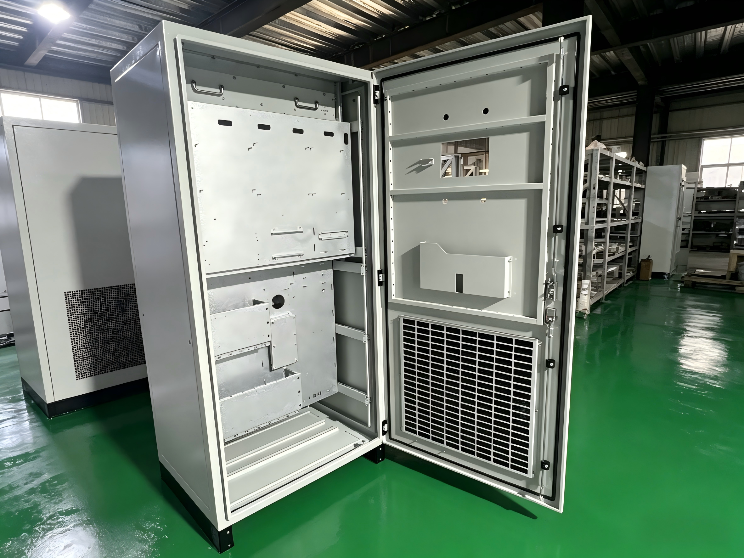 CNX Model 0004 Large-Scale Ventilated C&amp;I Energy Storage Cabinet Fabricated Metal Enclosure with Cooling System