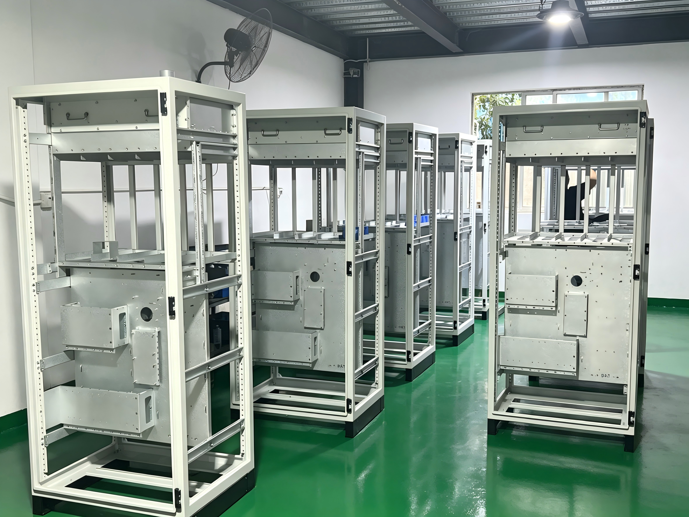 CNX Model 0004 Large-Scale Ventilated C&amp;I Energy Storage Cabinet Fabricated Metal Enclosure with Cooling System