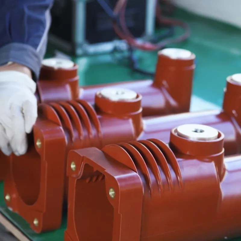 Medium-High Voltage 12KV Circuit Breakers 630A 1600A Capacity Solid Sealing Pole Vacuum Interrupter Embedded Pole Epoxy Resin