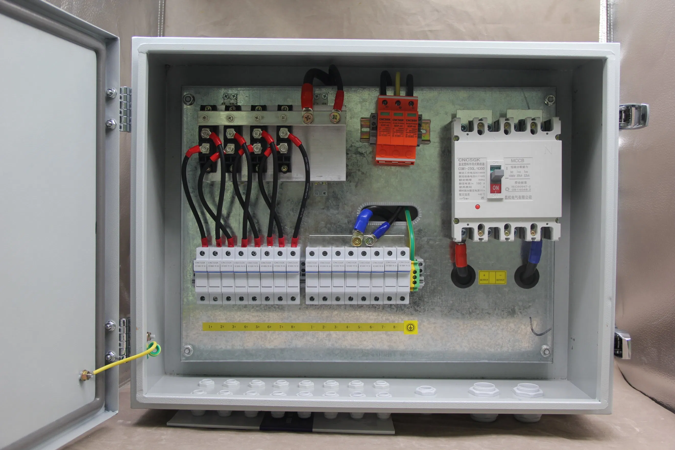Good Quality 16 Strings Intelligent PV Array Combiner Box with Mornitoring