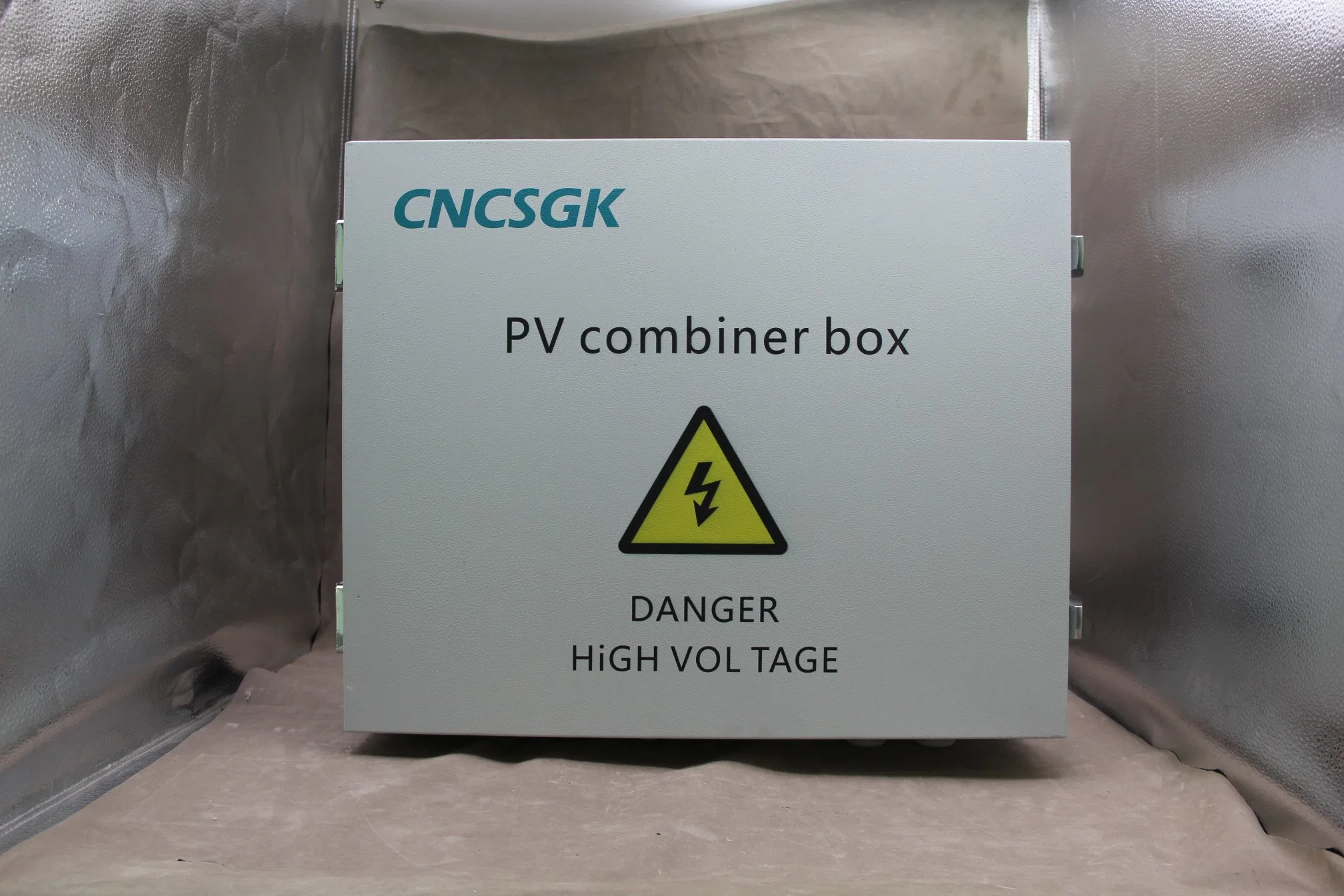 Photovoltaic Array 6 String PV Solar Iron Material DC Combiner Boxes for Solar Power System