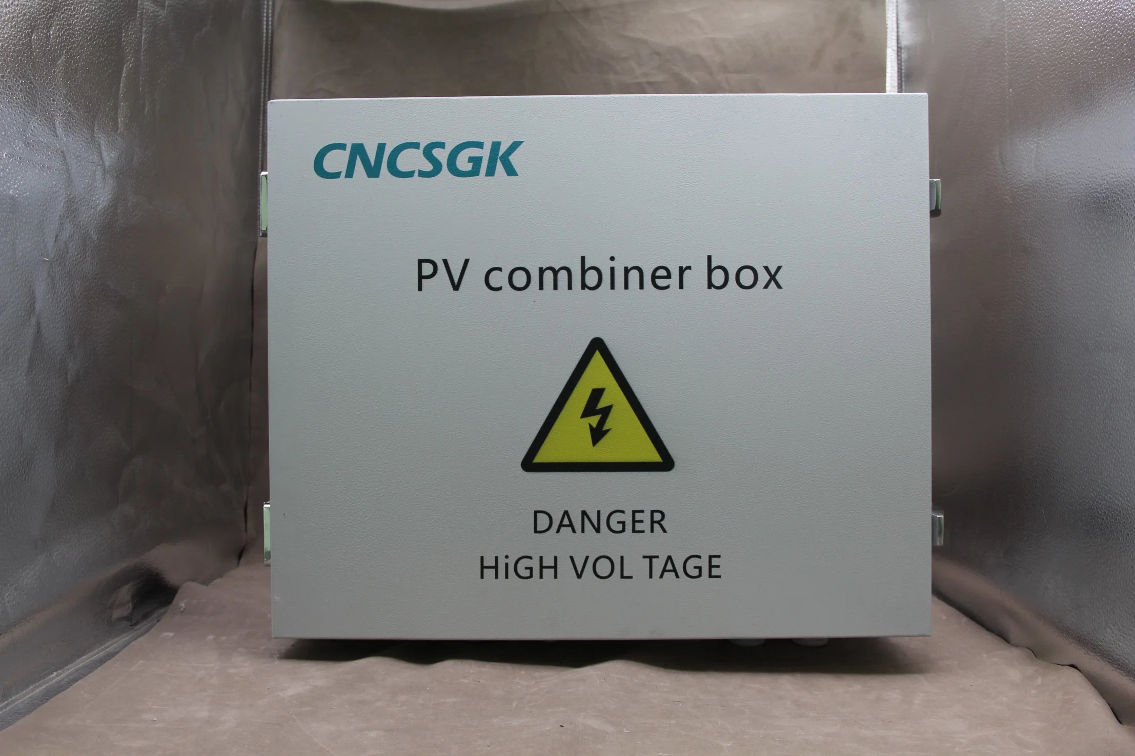 Photovoltaic Array 6 String PV Solar Iron Material DC Combiner Boxes for Solar Power System