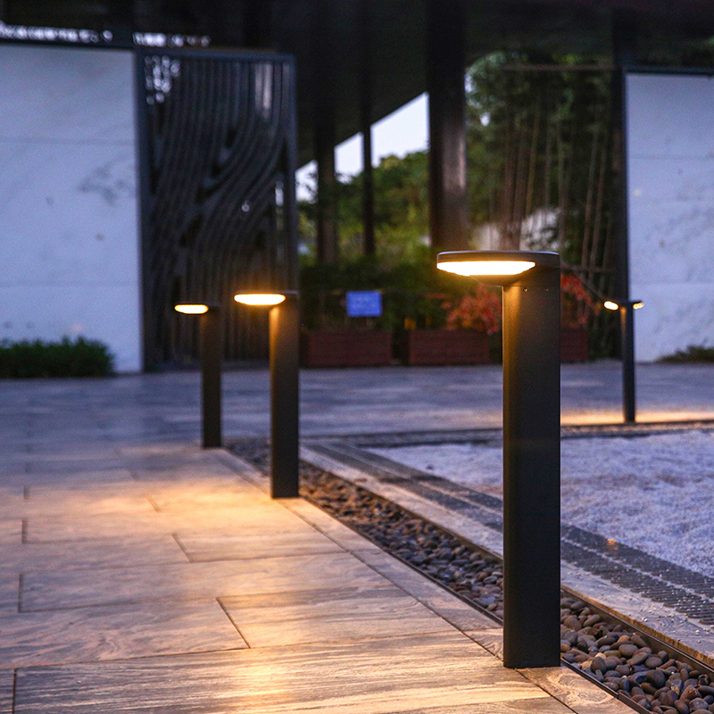 Lawn Light Detail 9