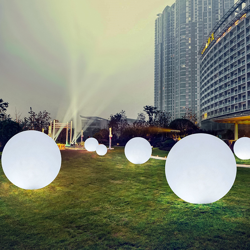 IP68 Solar DC LED Globe Light With 4000K Color Temperature Remote Control Battery Power For Garden Landscape CE Certified