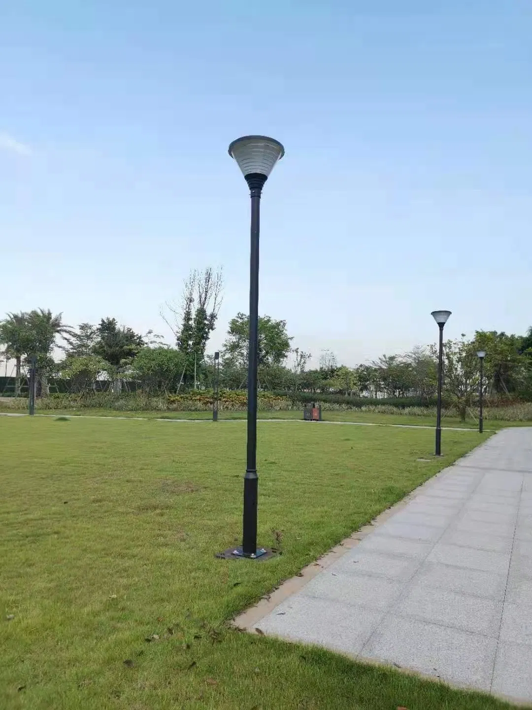 China Manufacturer ODM OEM Post Top Solar Lights 20W IP65 2000 Lumens for Walking Paths