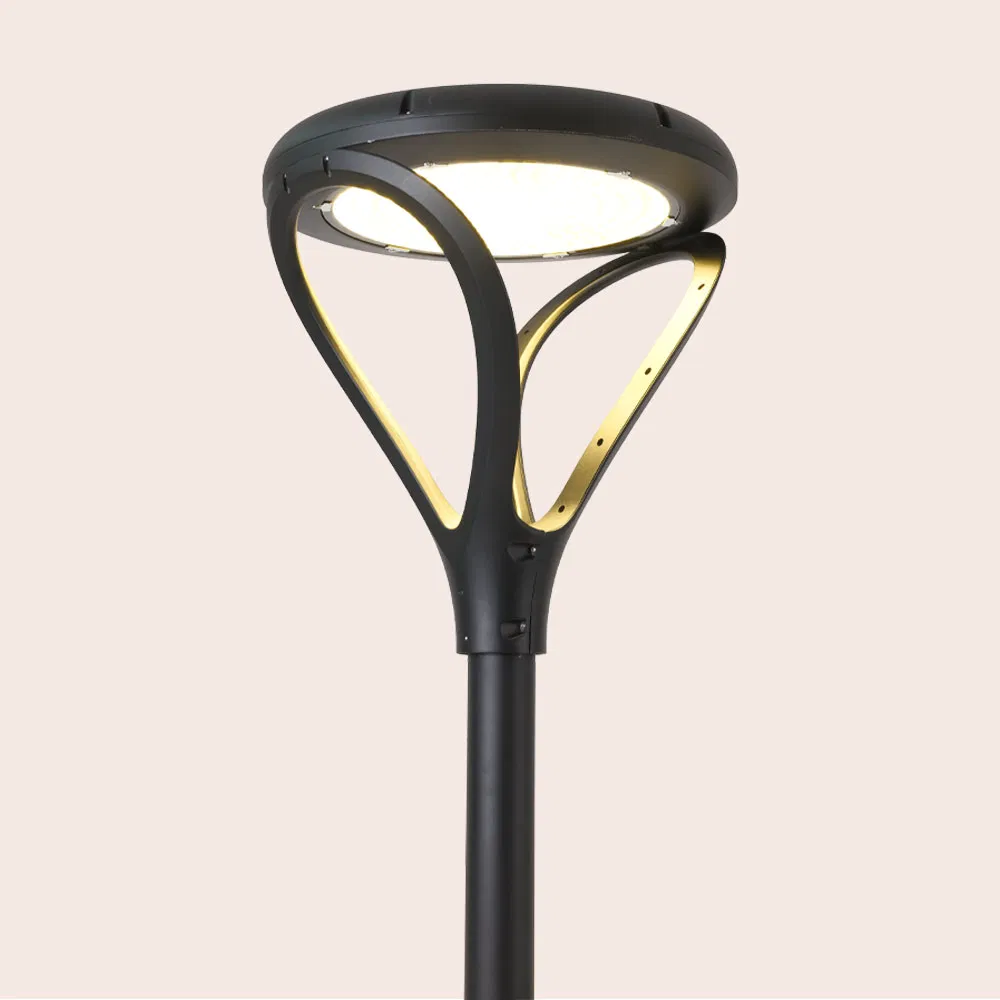 Die Casting Aluminum 3600lm Integrated Solar Garden Light Post Top Lamp for Courtyard