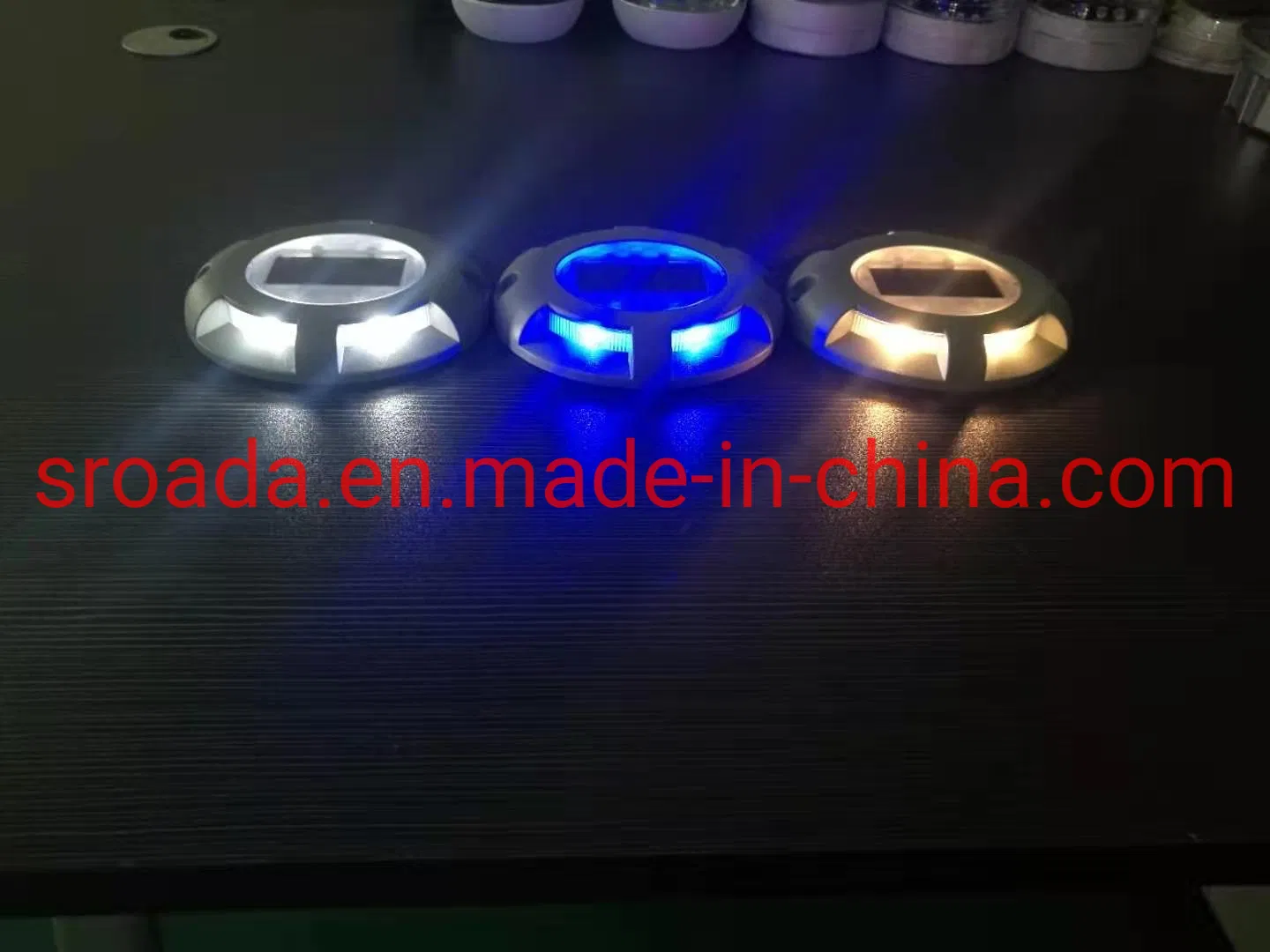 Solar Driveway Marker Lights Bright White Outdoor LED Solar Powered Boat Dock Lights Aluminum Waterproof Wireless Road Studs for Deck Step Sta