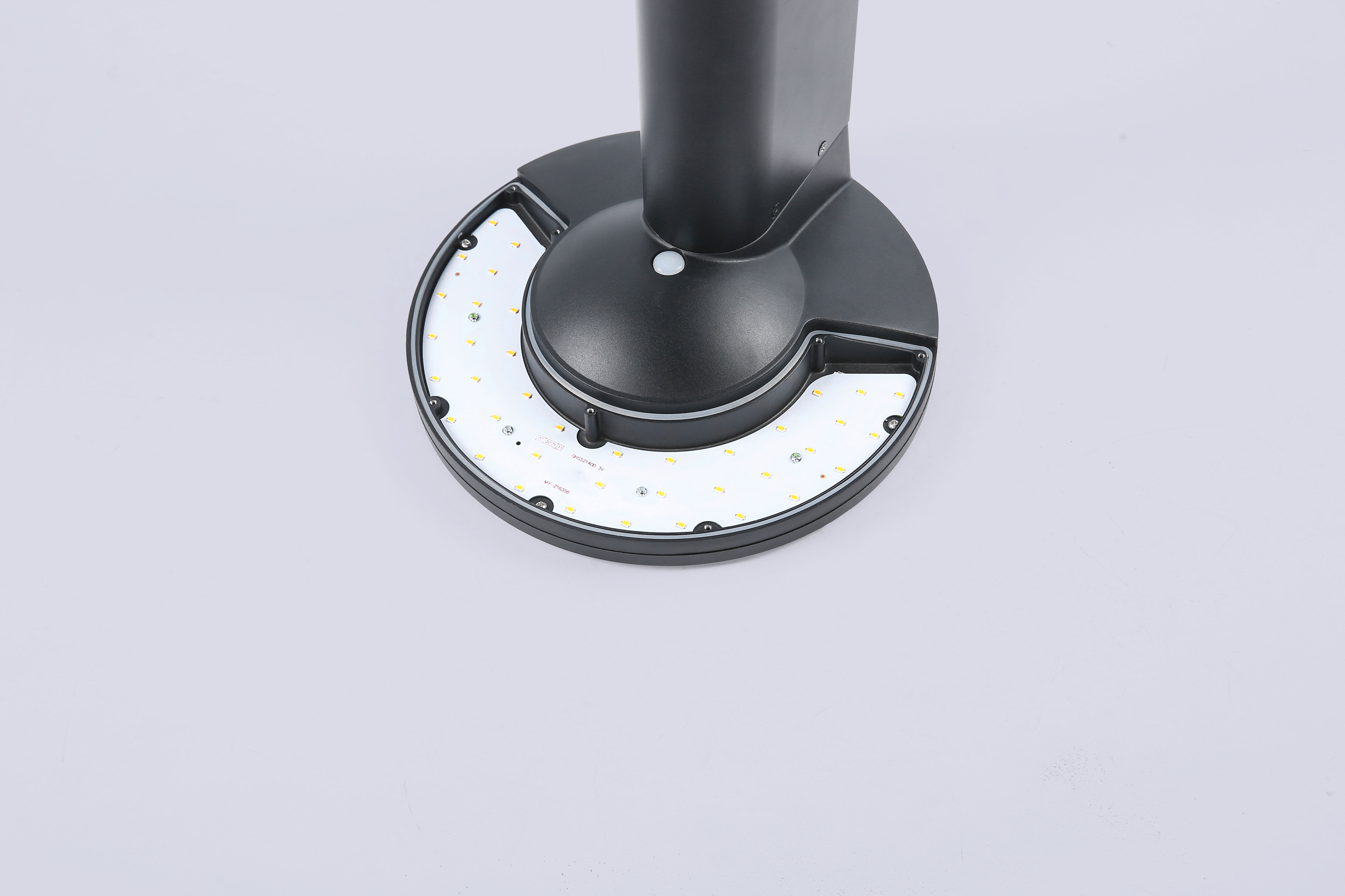 Lawn Light Detail 6