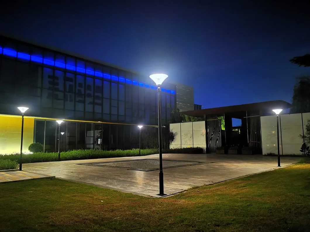 Solar Garden Lamp