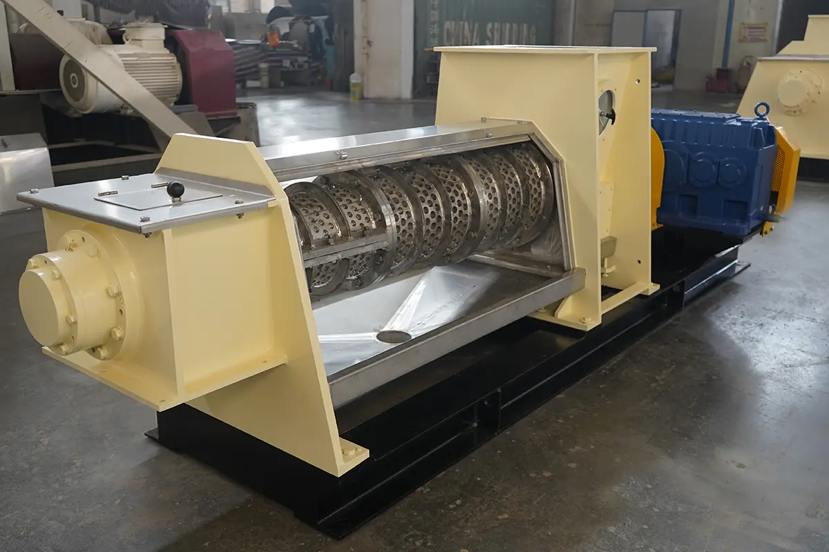 Spin dryer application in chemical and pharmaceutical drying processes