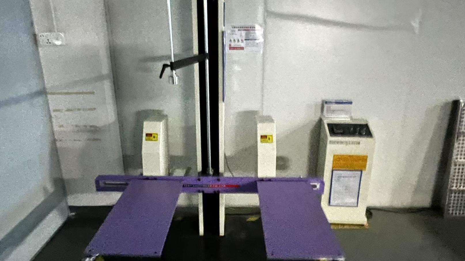 Drop test machine for server packaging and shock resistance