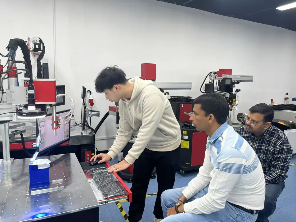 International Customers Visiting Factory 2