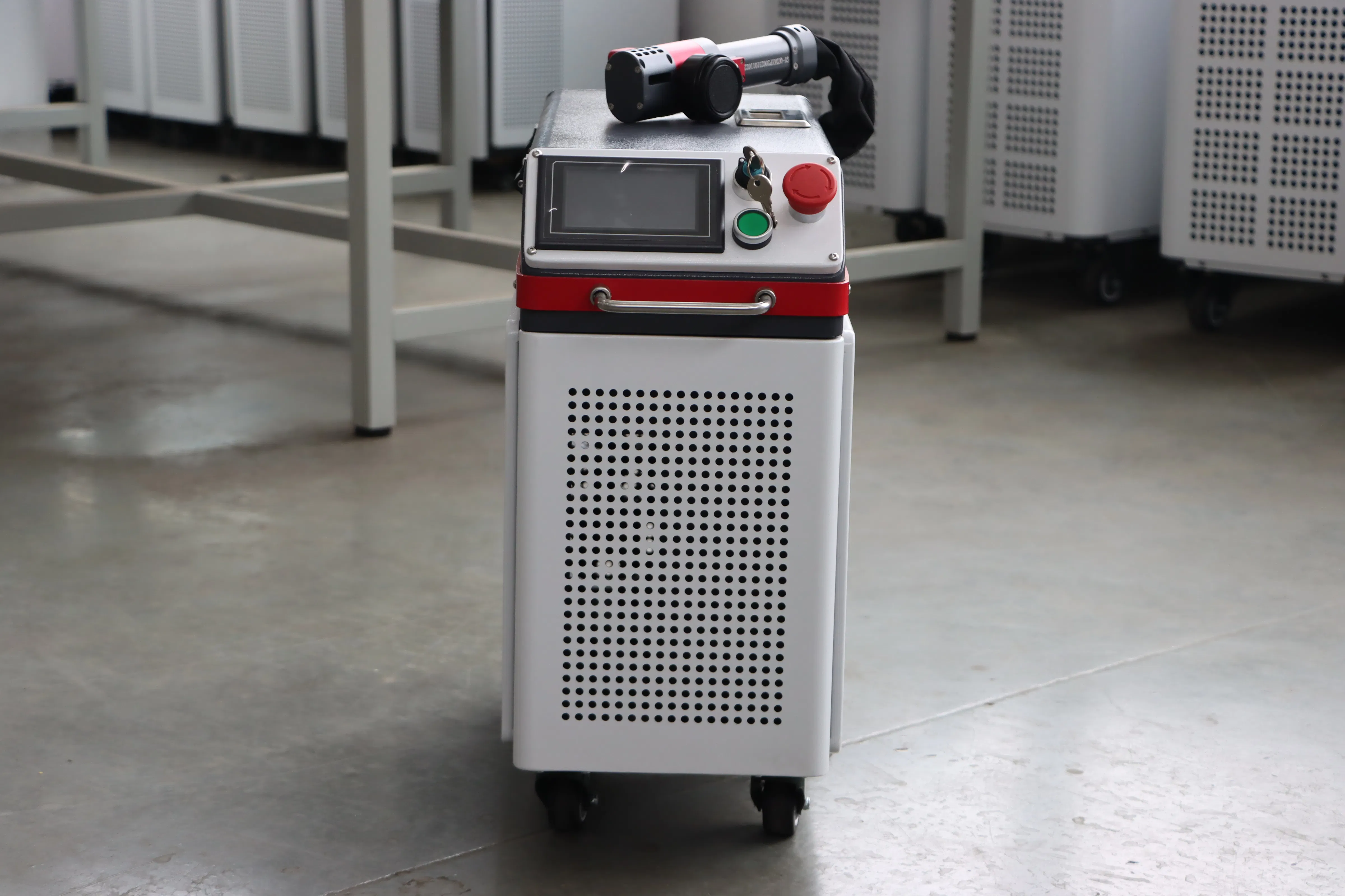CE RoHS Professional 300W Pulsed Fiber Laser Cleaning Machine 220V AC Supply Handheld Laser Rust Remover for Precision Restoration &amp; Metal Cleaning