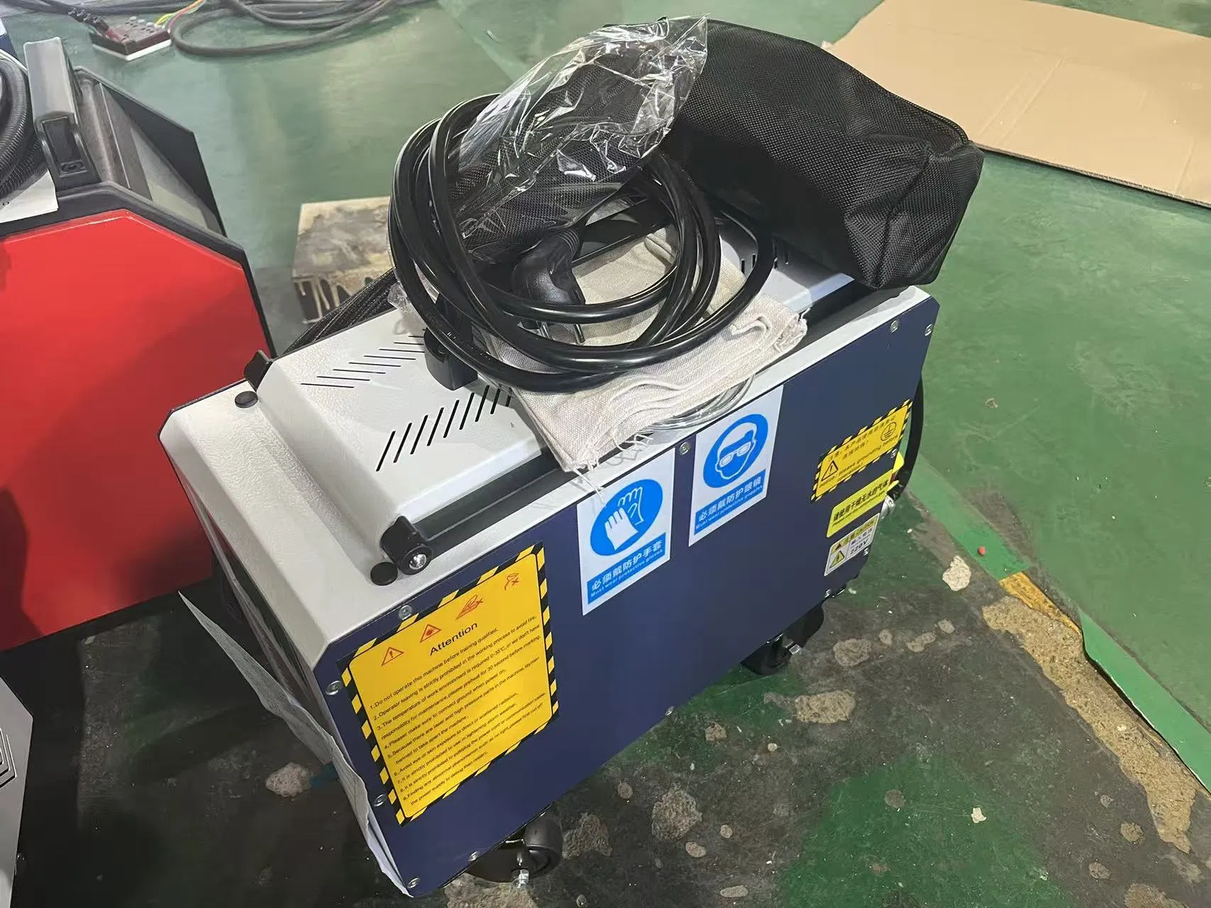 Luggage Model Portable Pulsed Fiber Laser Cleaning Machine Metal Oil Rust Surface Paint
